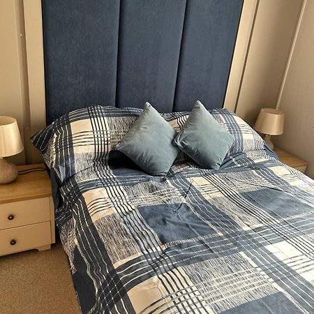8 Birth Lodge On Cayton Bay Holiday Park スカーバラ エクステリア 写真