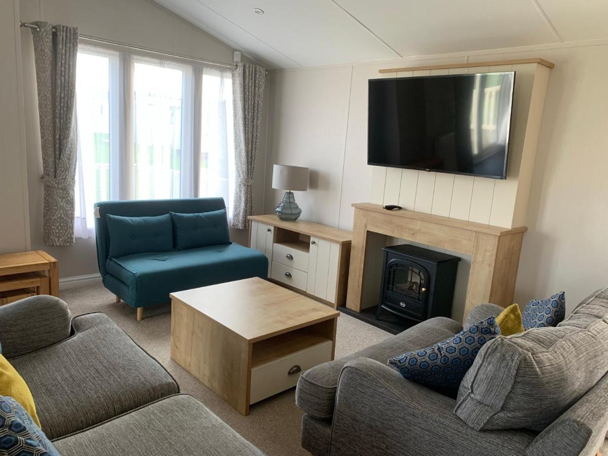 8 Birth Lodge On Cayton Bay Holiday Park スカーバラ エクステリア 写真