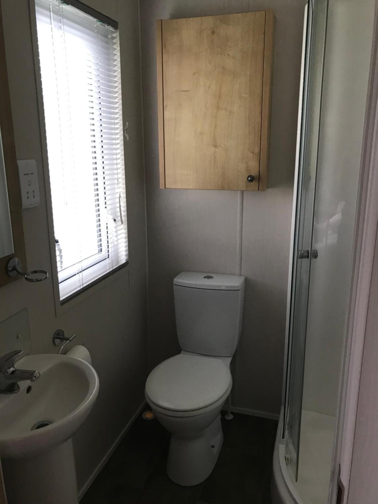 8 Birth Lodge On Cayton Bay Holiday Park スカーバラ エクステリア 写真
