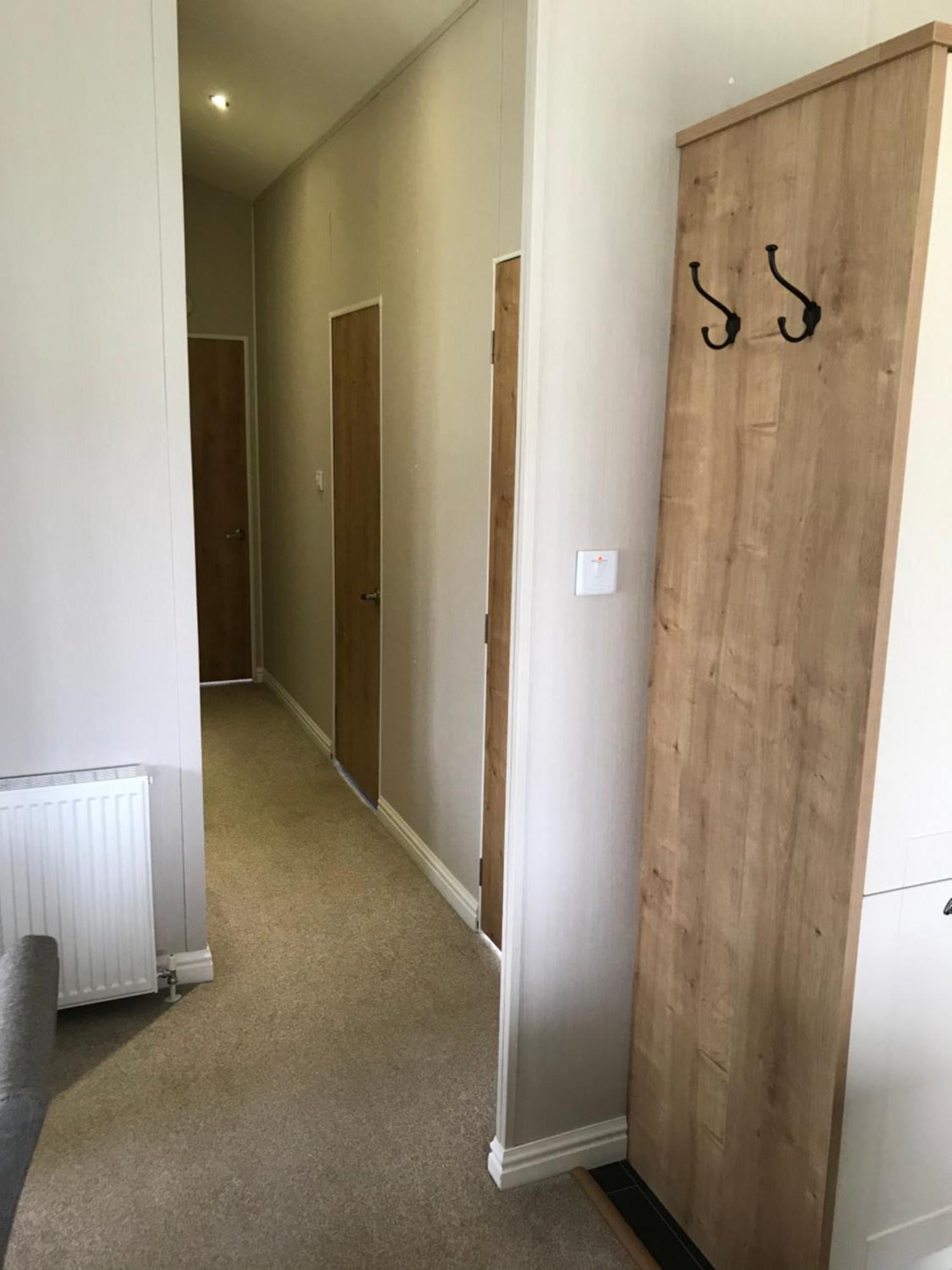 8 Birth Lodge On Cayton Bay Holiday Park スカーバラ エクステリア 写真